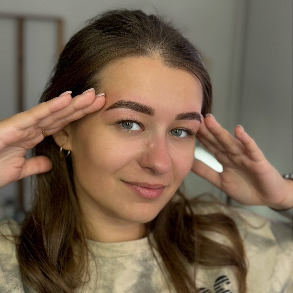 Оформление и окрашивание бровей краской