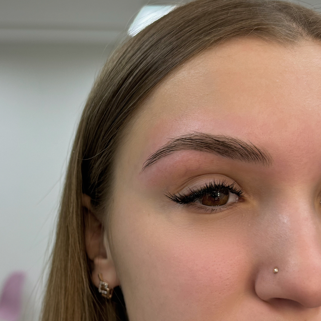 Коррекция бровей