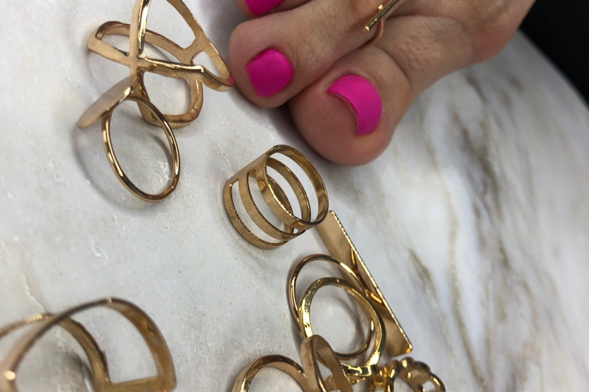 Педикюр пальчики + обработка стопы + покрытие