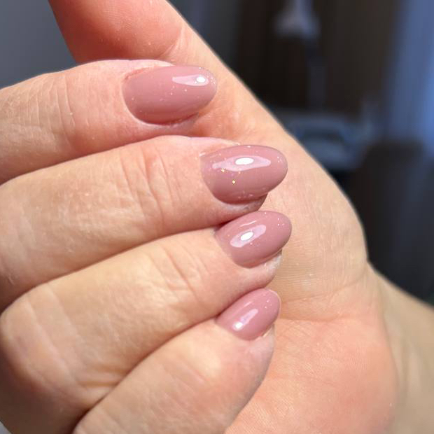 Маникюр с покрытием