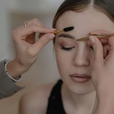 Оформление бровей окрашивание бровей краска/хна