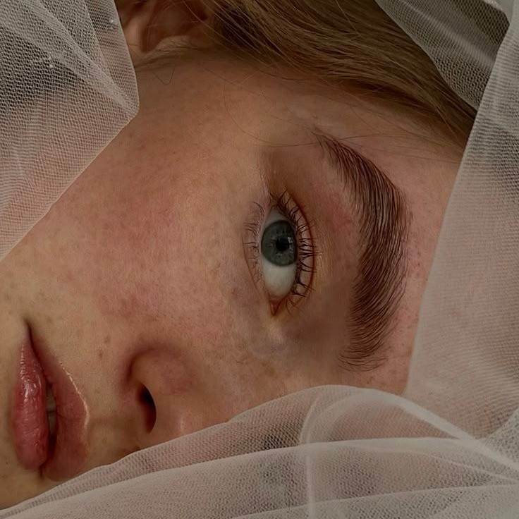 Окрашивание бровей