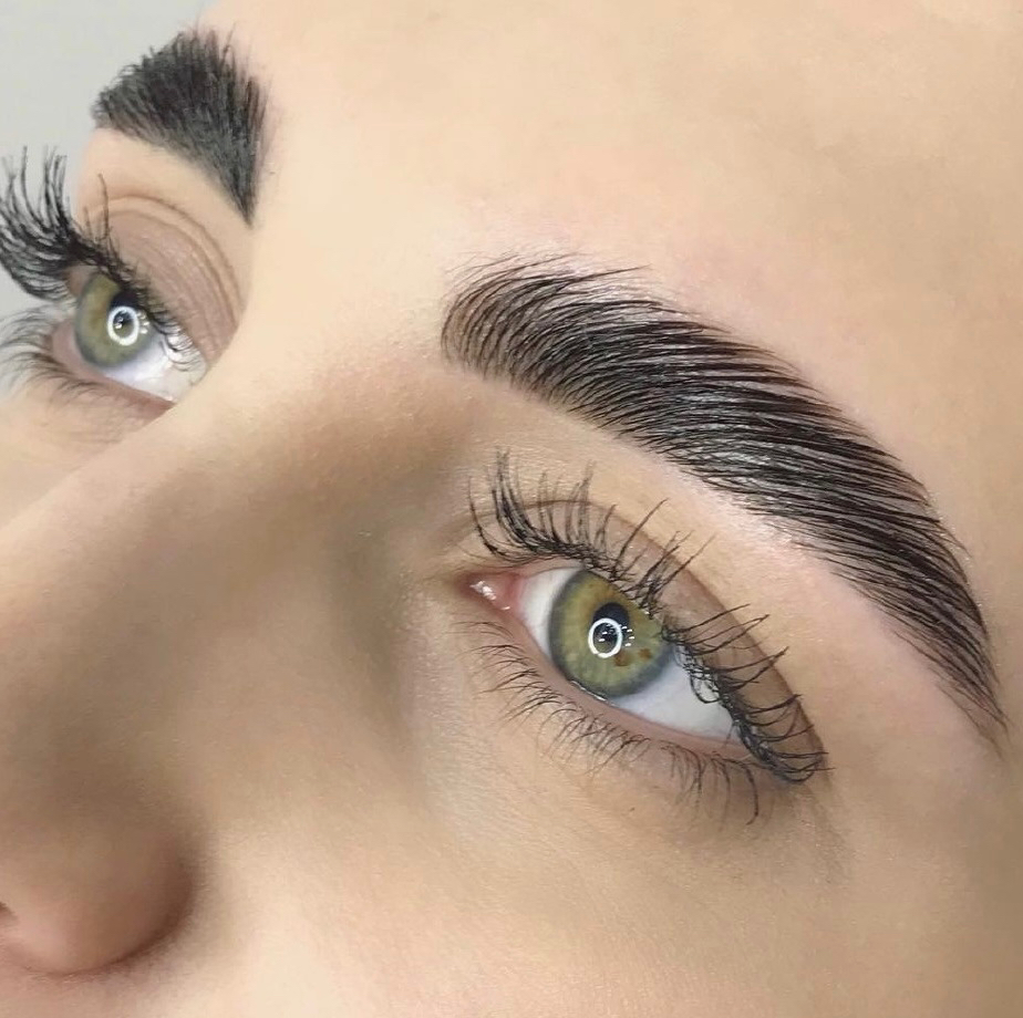 Коррекция с окрашиванием и долговременная укладка бровей