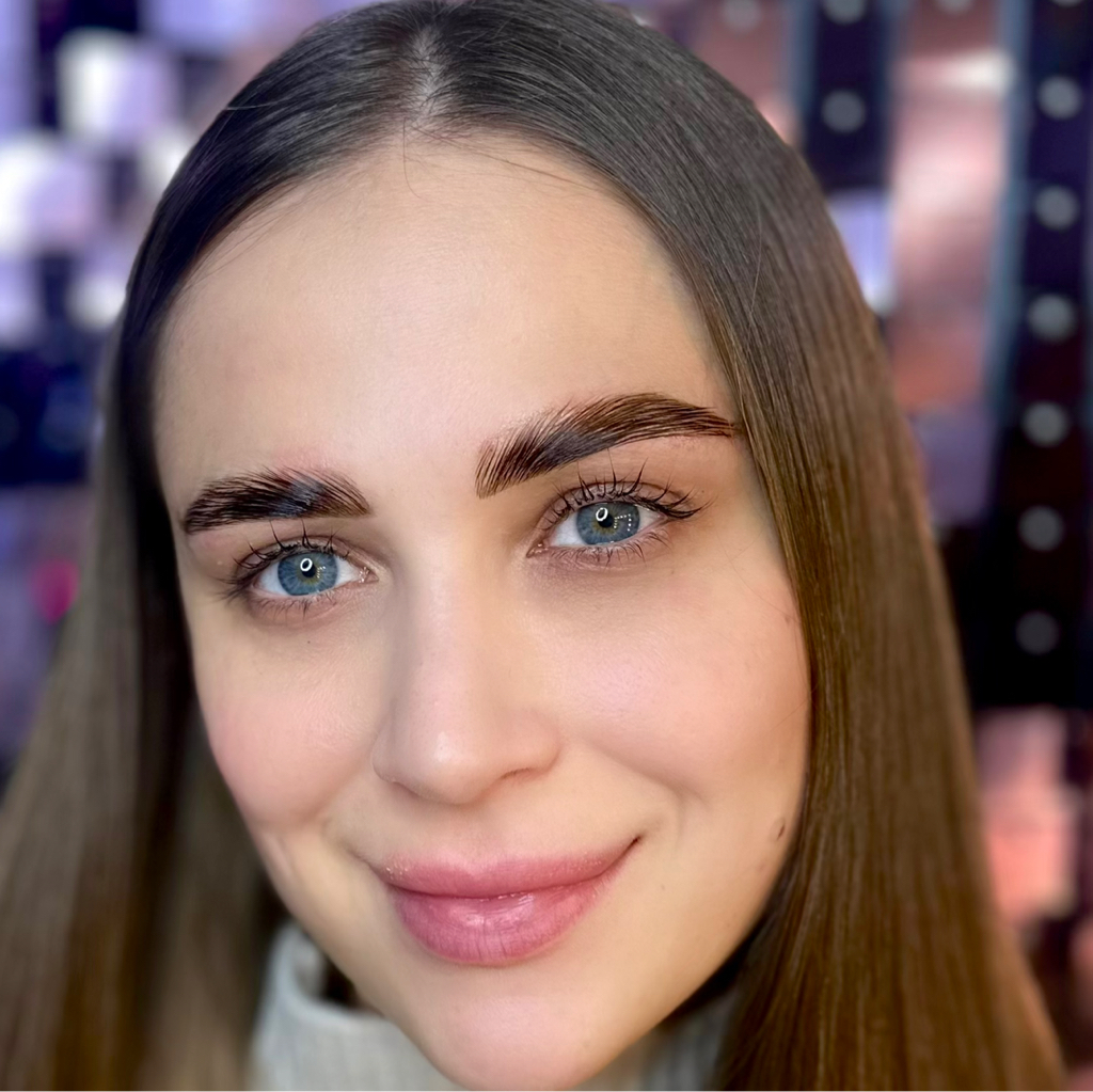 Долговременная укладка бровей с окрашиванием без коррекции