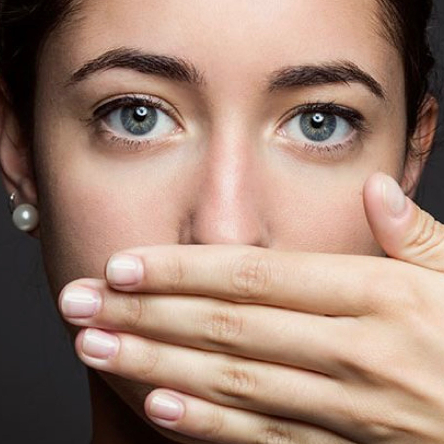 Удаление усиков воском