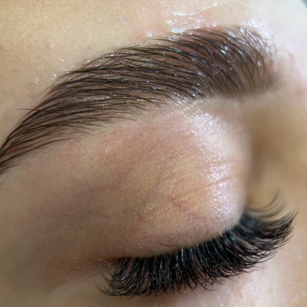 Ламинирование бровей