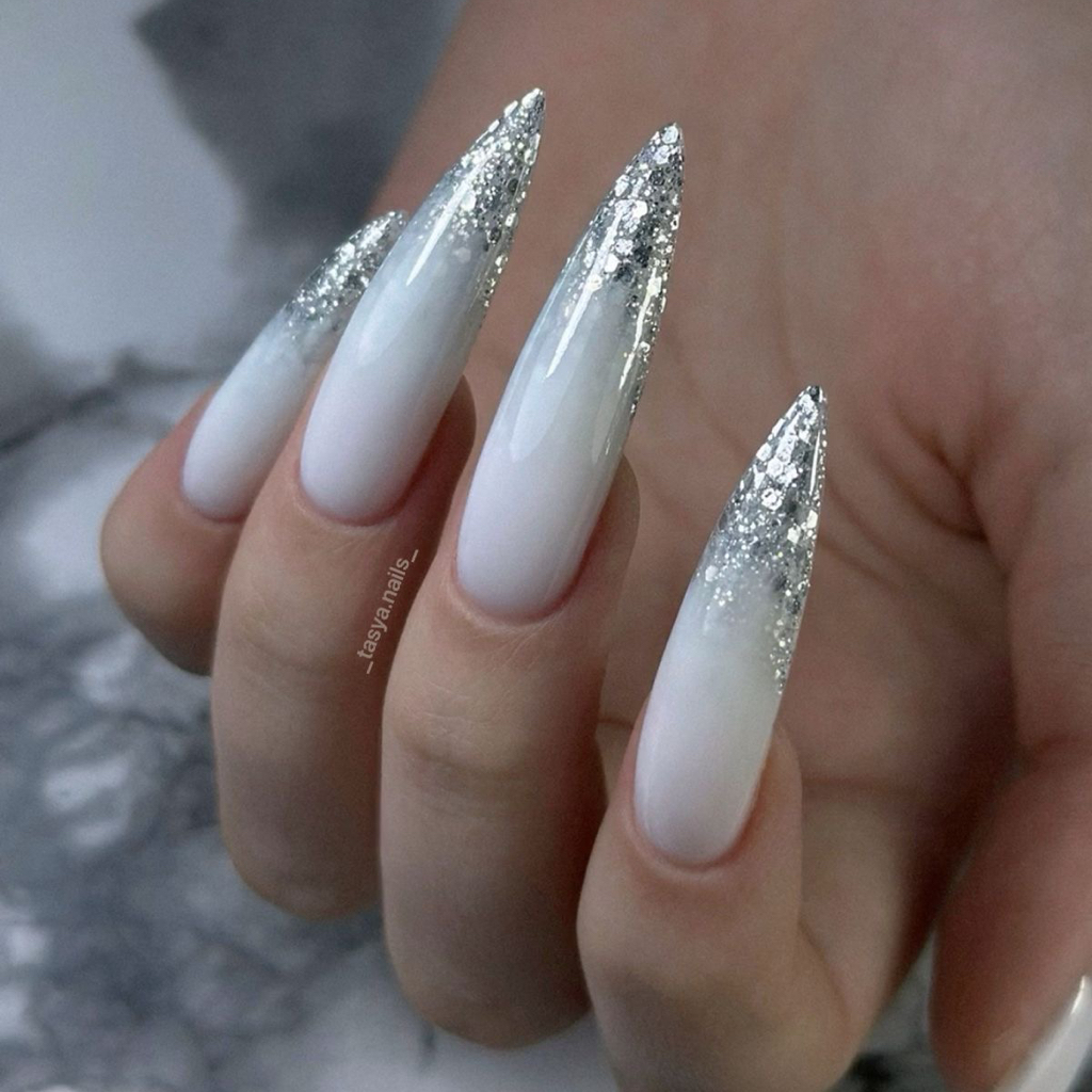 Наращение ногтей