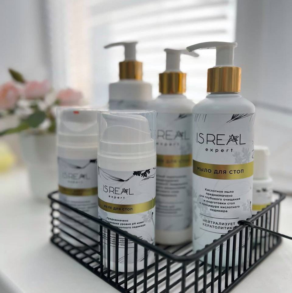 Педикюр с покрытием гель лаком