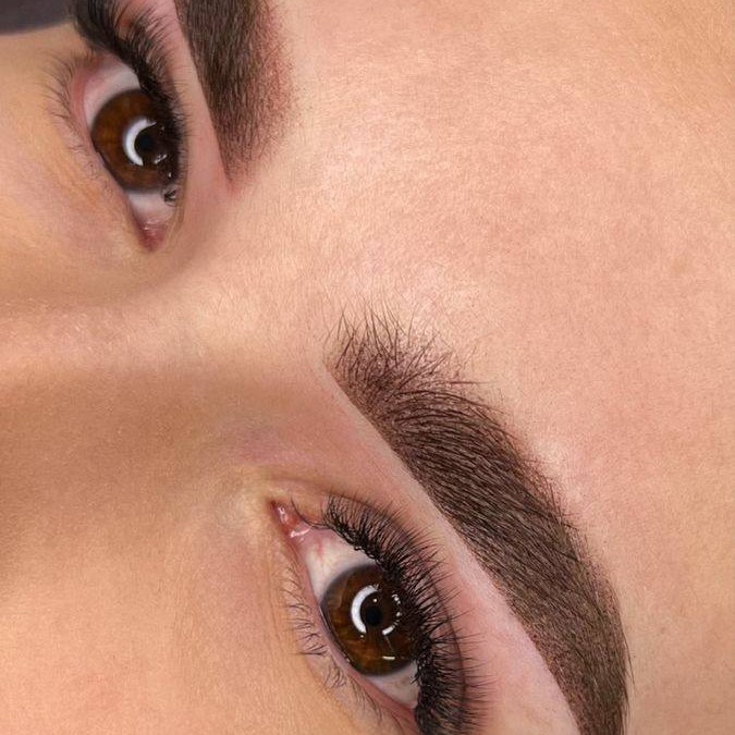 Перманентный макияж бровей