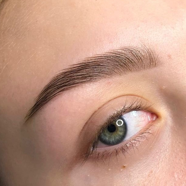 Окрашивание бровей (краской)