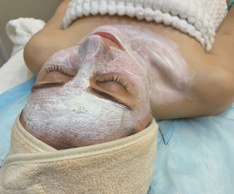 ПОЛНОЕ ОБНОВЛЕНИЕ (ультразвуковая чистка, массаж лицо, шея, декольте, голова, уходовые сыворотка/маска, завершающий крем)