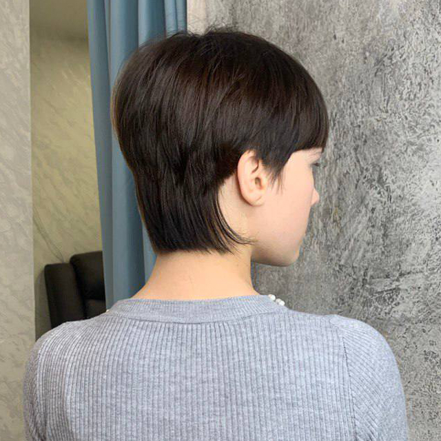 Окрашивание в один тон короткие волосы( окрашивание в желаемый оттенок,мытье головы, легкая укладка)