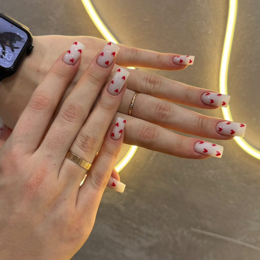 Наращивание ногтей