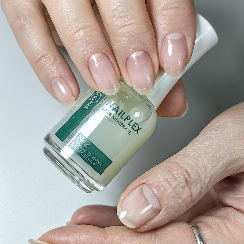 Маникюр комбинированный (обработка кутикулы, придание формы, система восстановления )