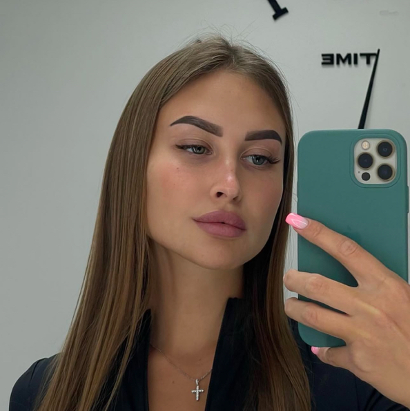 Коррекция бровей с окрашиванием