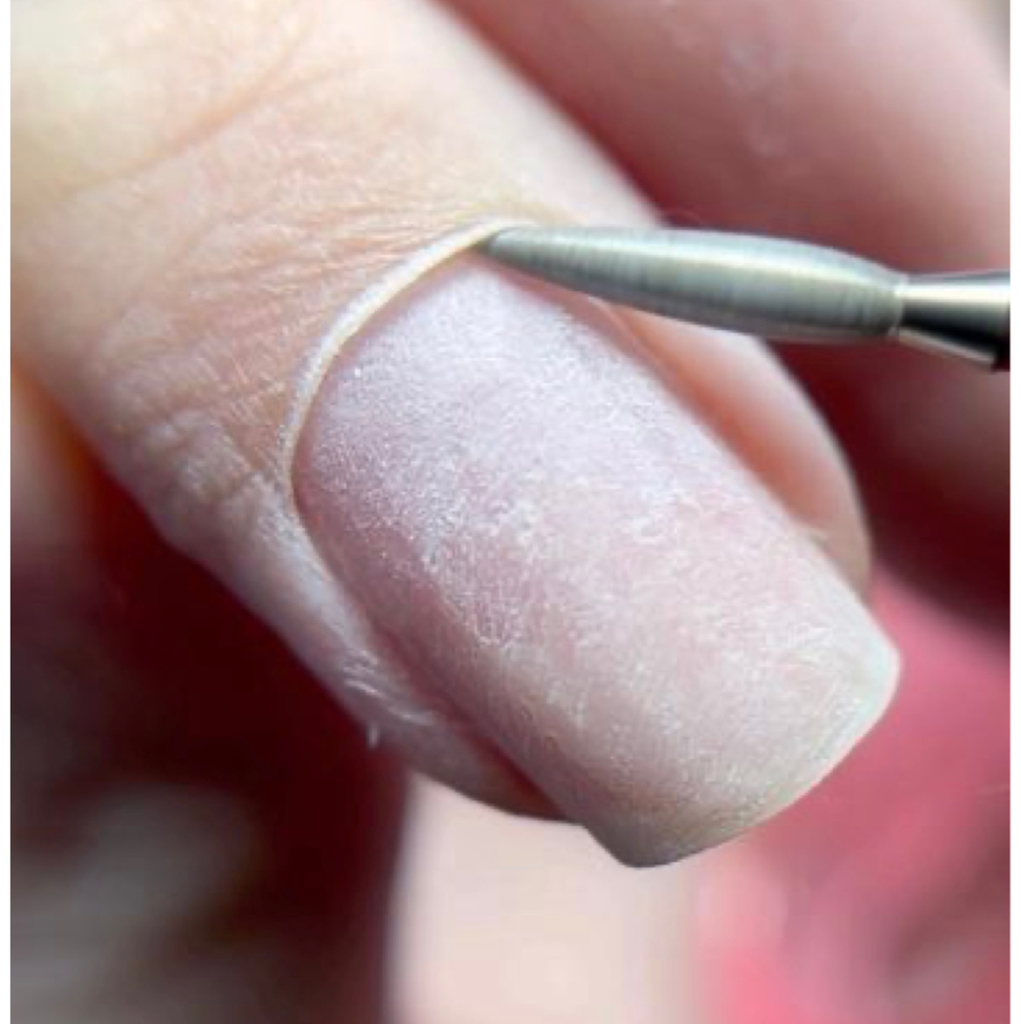 Маникюр+снятие покрытия
(без последующего покрытия)