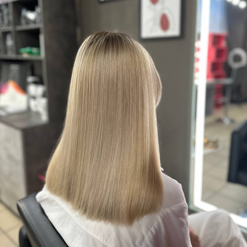 Тонирование (однотонное окрашивание) на среднюю длину волос