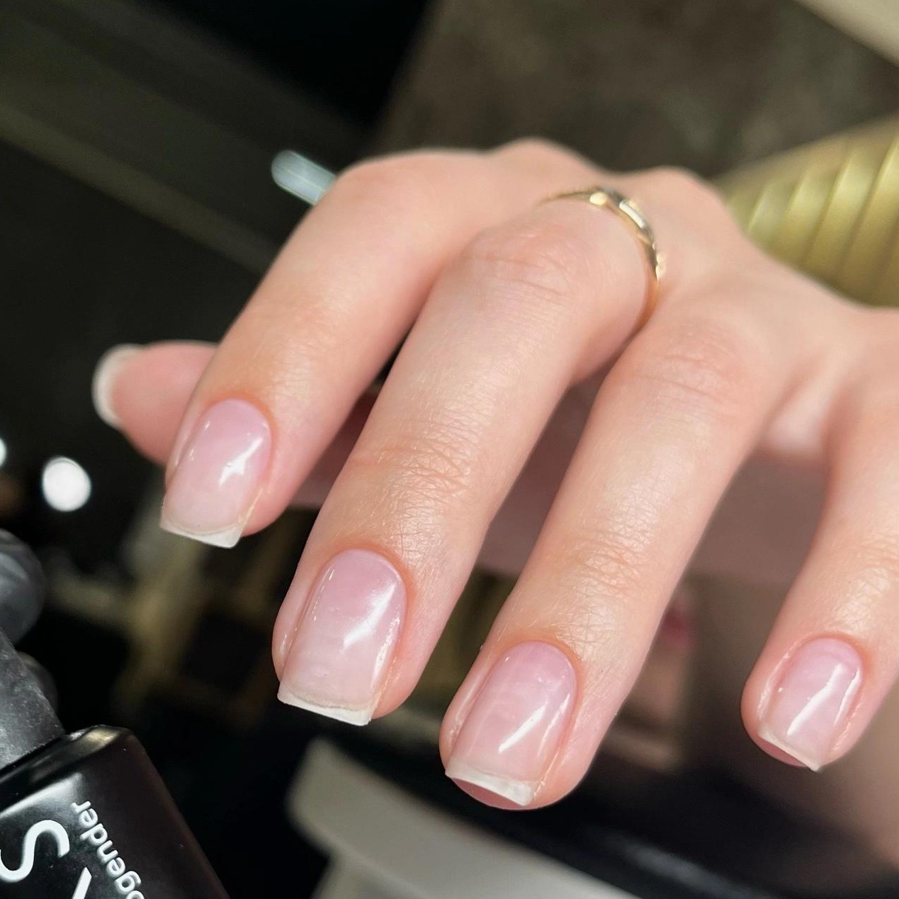 Маникюр аппаратный (комбинированный,классический) без покрытия и снятия гель-лака