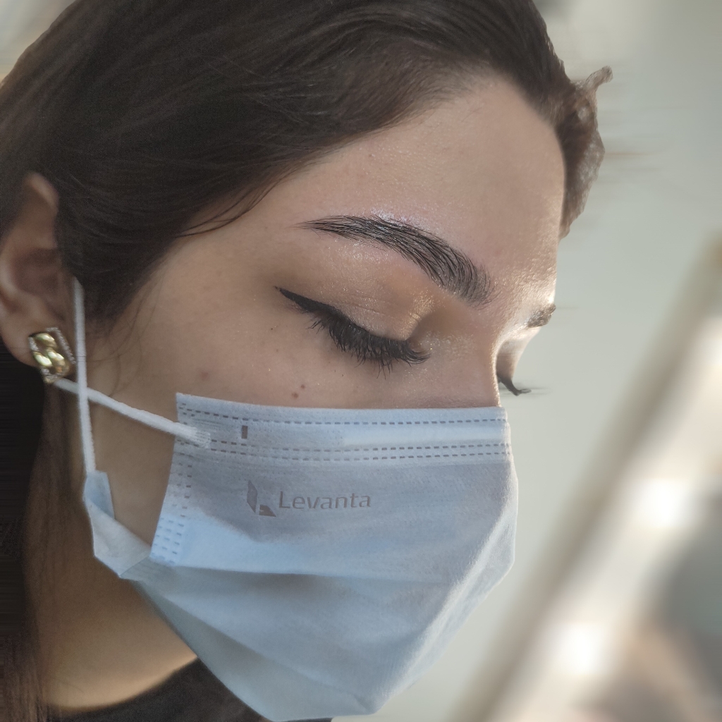 Коррекция бровей