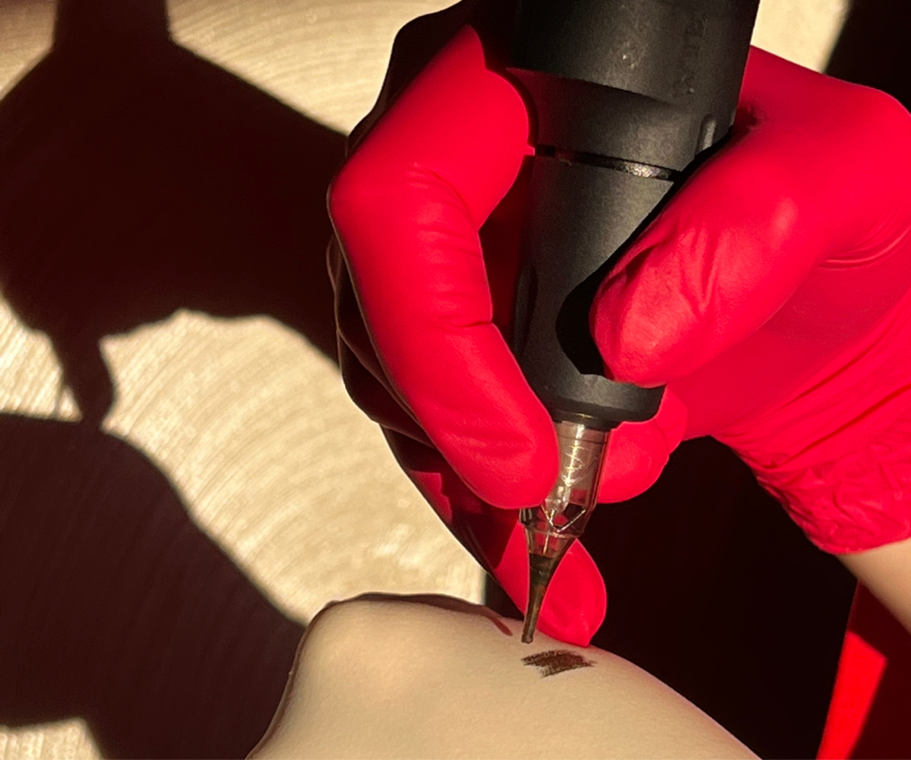 Коррекция перманентного макияжа век