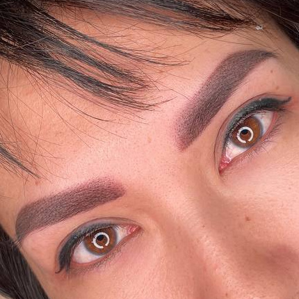 Перманентный макияж бровей