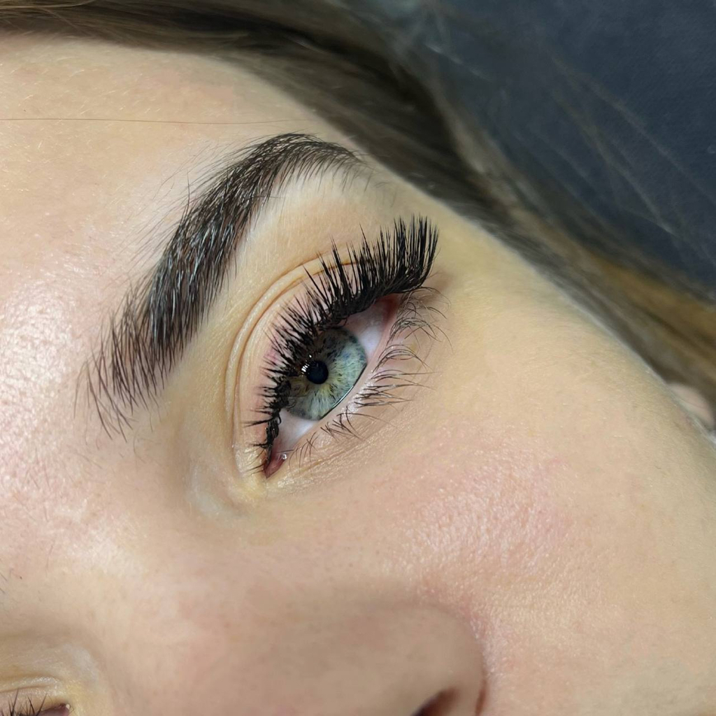 Экспресс наращивание ресниц