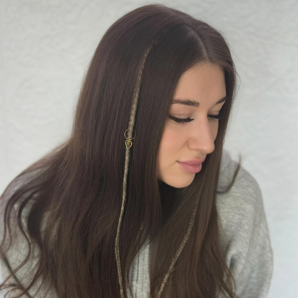 Две косы по голове точечно. Колечки на косы в 🎁 Время плетения 30 минут. Срок носки 1-2 месяца. Стоимость 1000₽