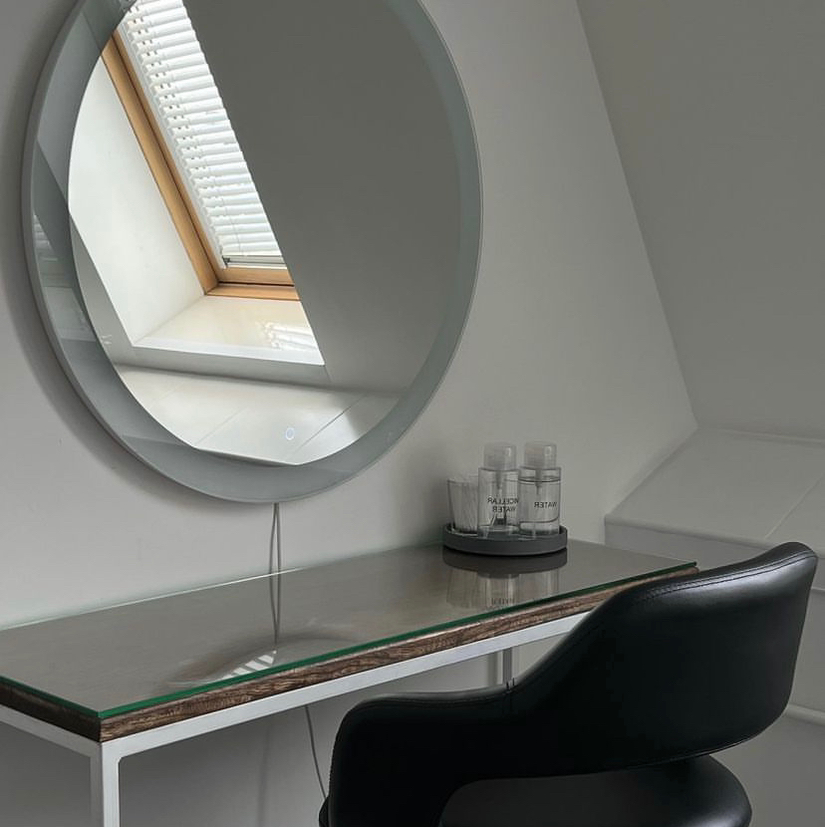 “Я впервые у вас, определюсь на месте» (брови или ресницы)