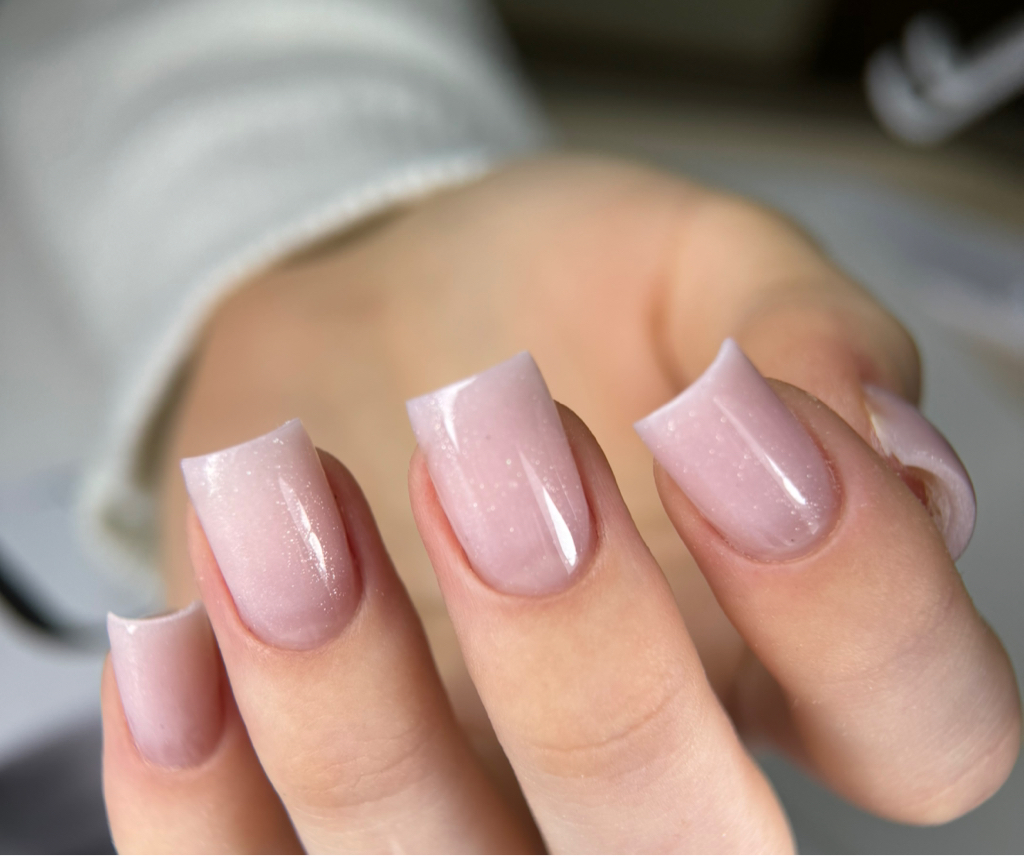 Наращивание ногтей