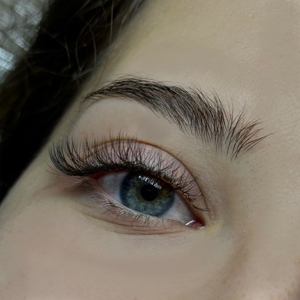 Наращивание ресниц 2D