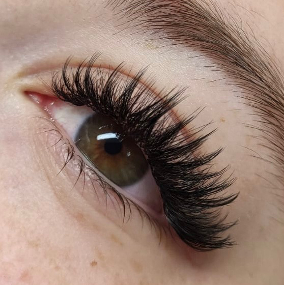 Наращивание ресниц 4d