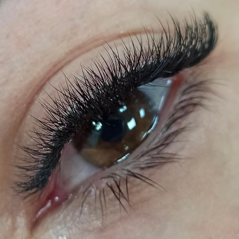 Наращивание ресниц 3d