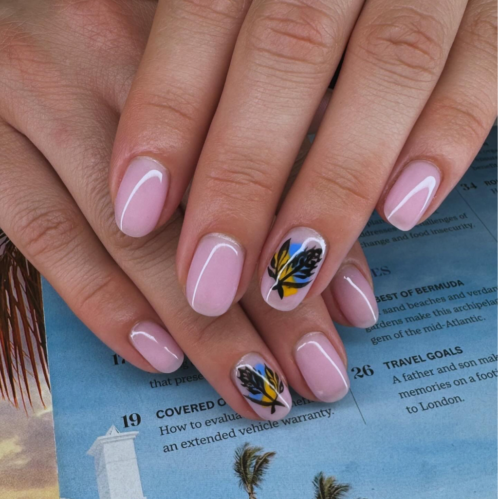 Manicure with shellac/Манікюр з покриттям кольором