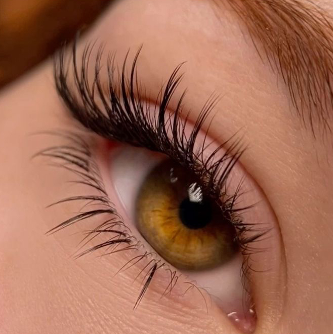 Наращивание нижних ресниц