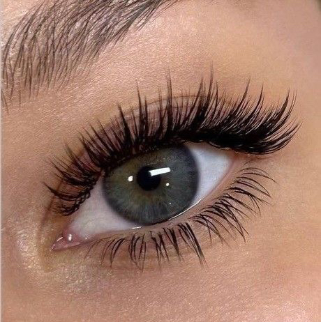 Наращивание ресниц 2,5d