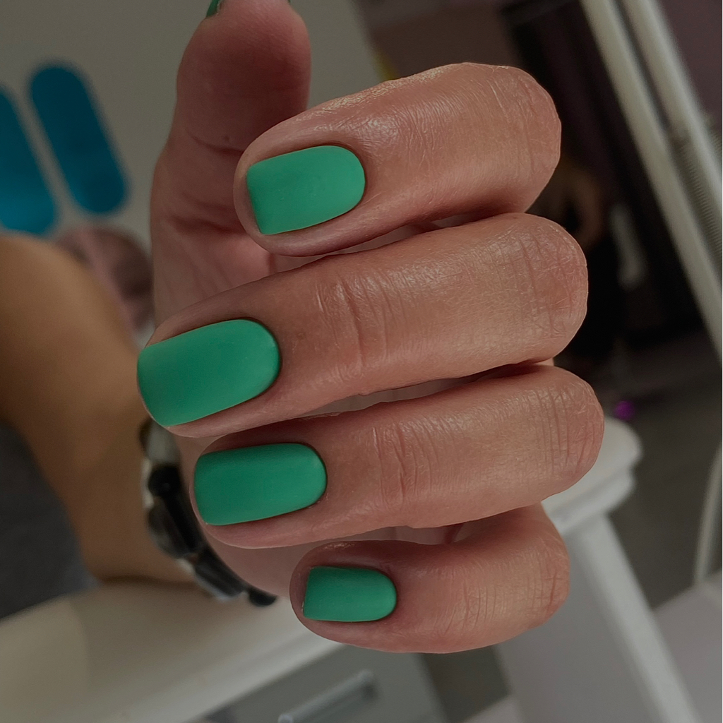 Manicure hybrydowy