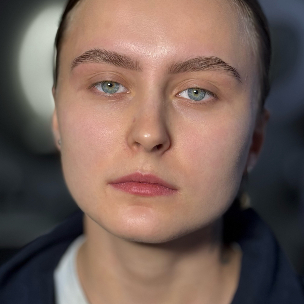 Коррекция бровей