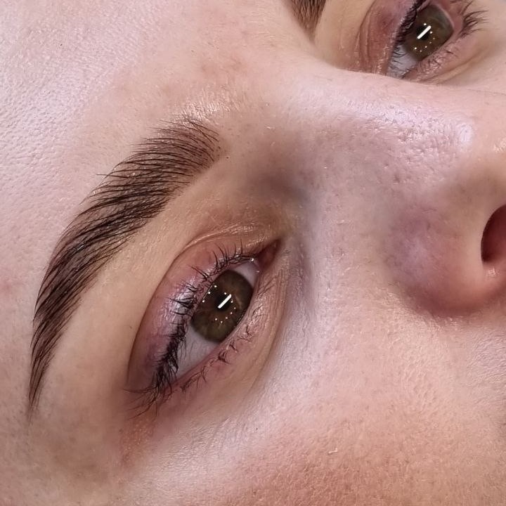 Окрашивание бровей