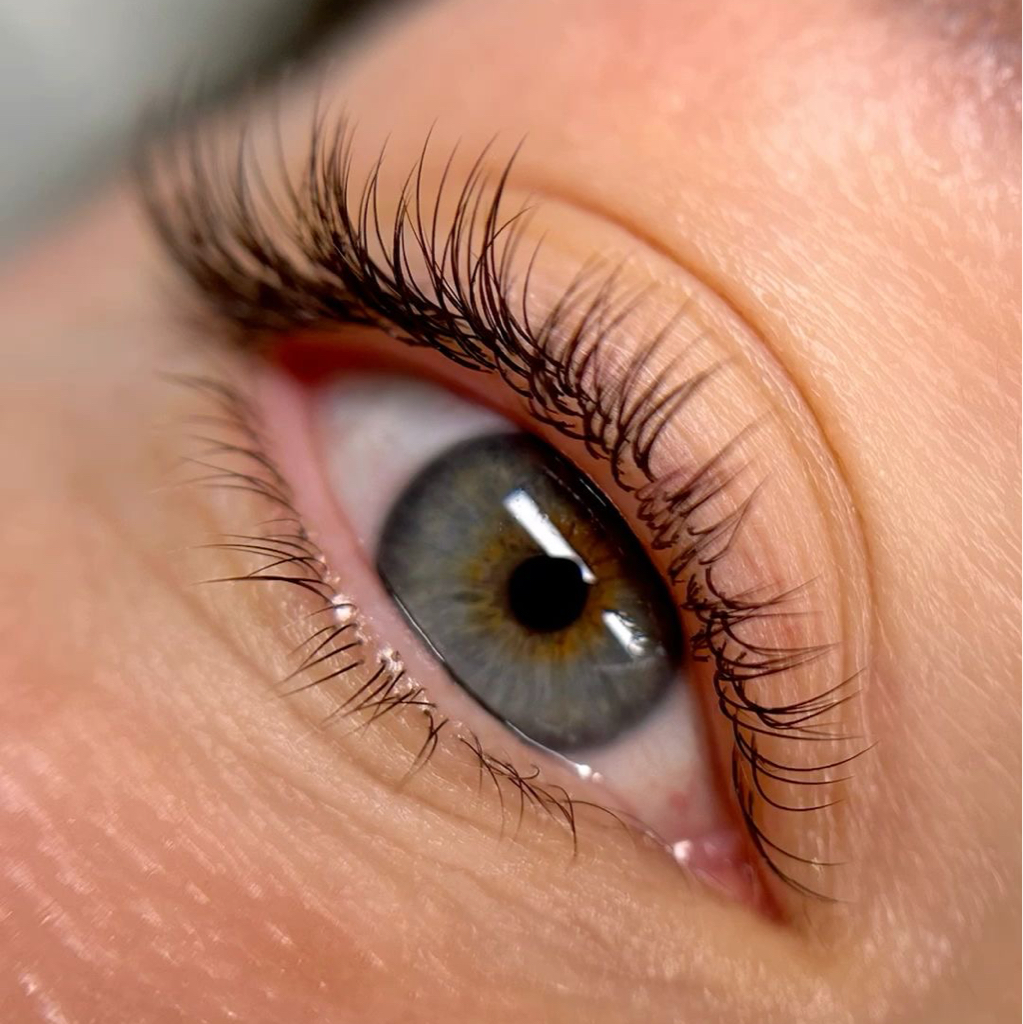Коррекция ресниц