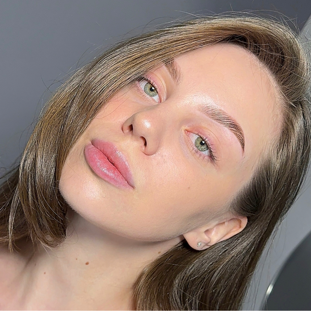 Ламинирование бровей с окрашиванием и коррекцией