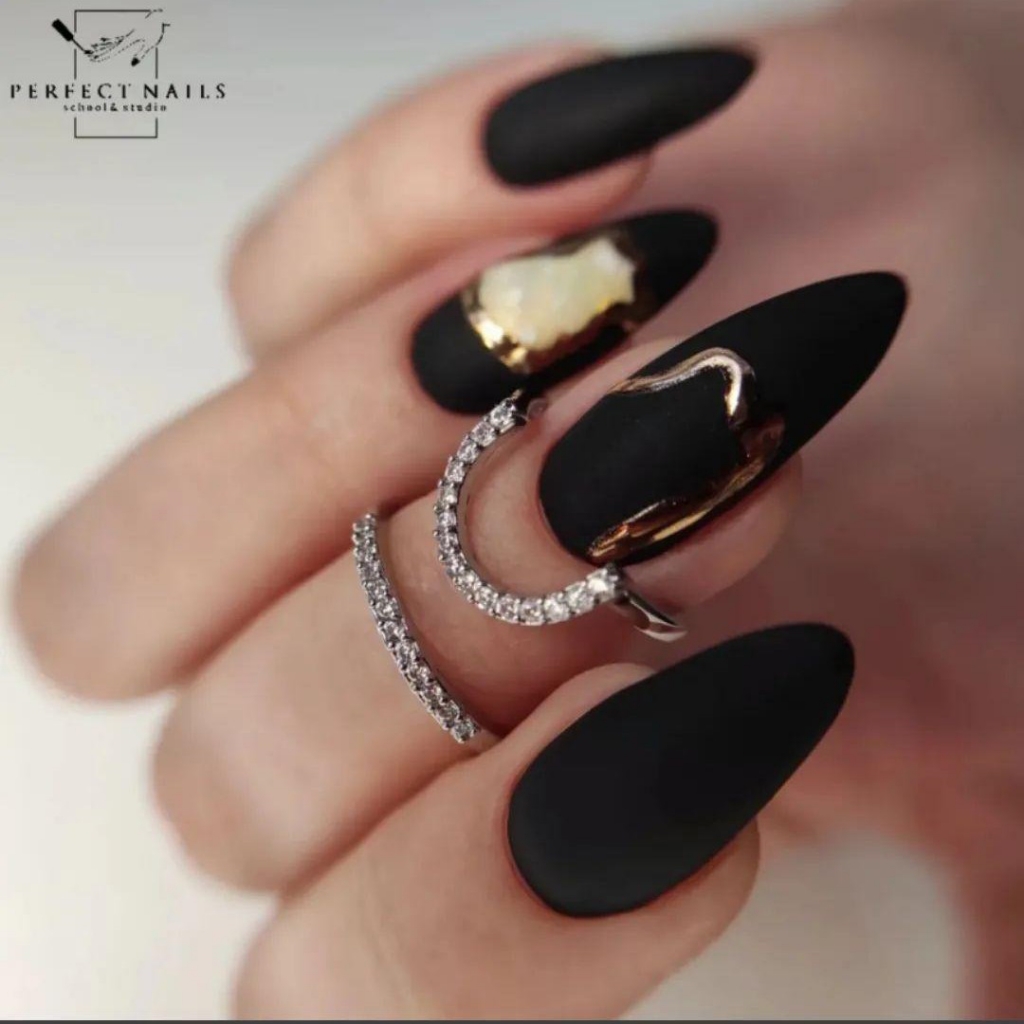 Коррекция смоделированных ногтей