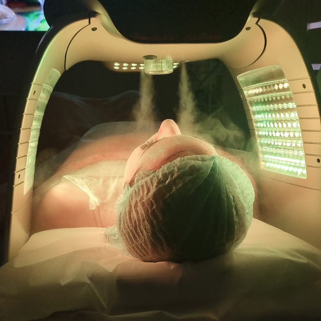 Всесезонный пилинг + маска + LeD.