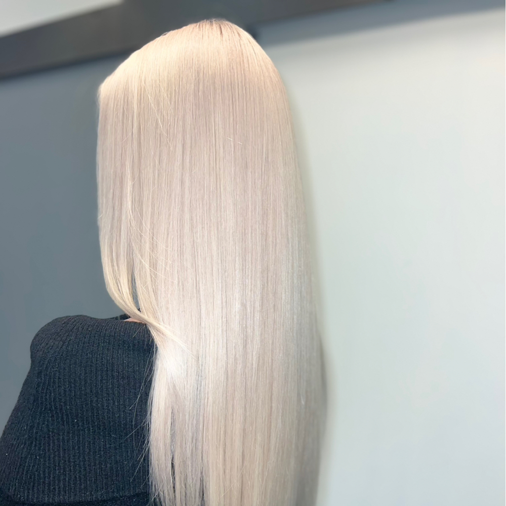 Окрашивание Totalblond, тонирование длины, уход для окрашенных волос ( по лопатки )