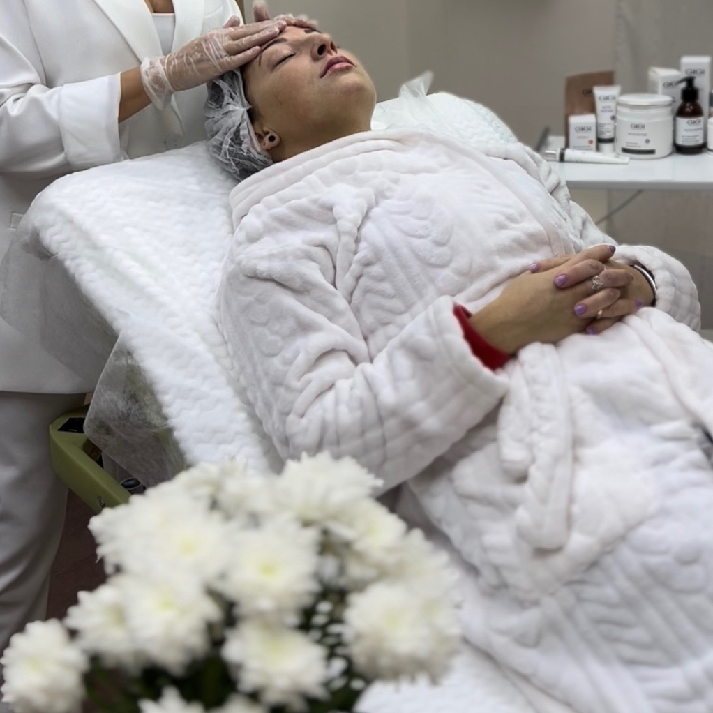 Массаж лица с премиум маской GIGI