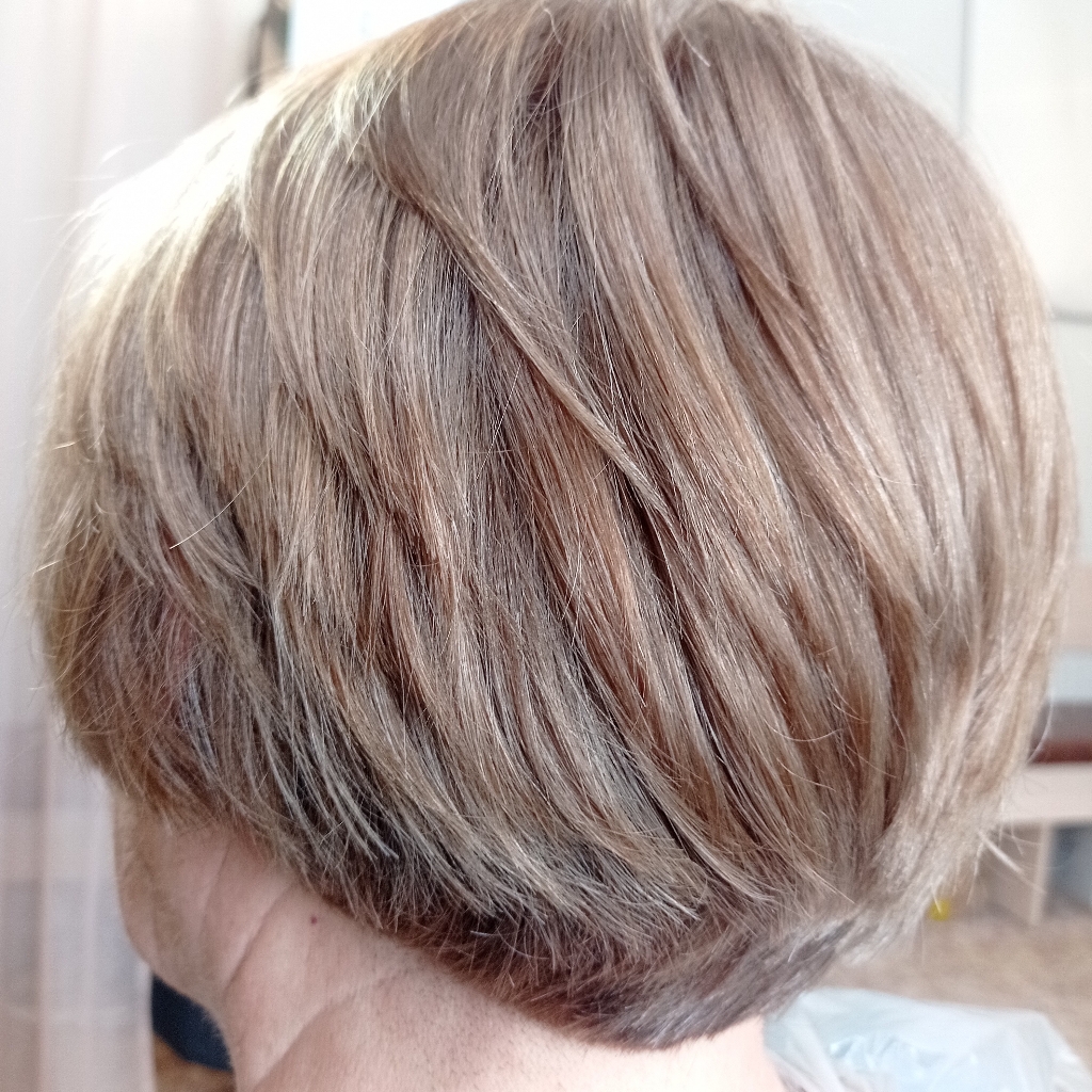 Окрашивание в один тон короткие/корни