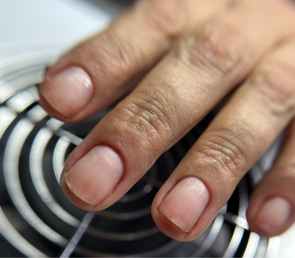 Маникюр без покрытия