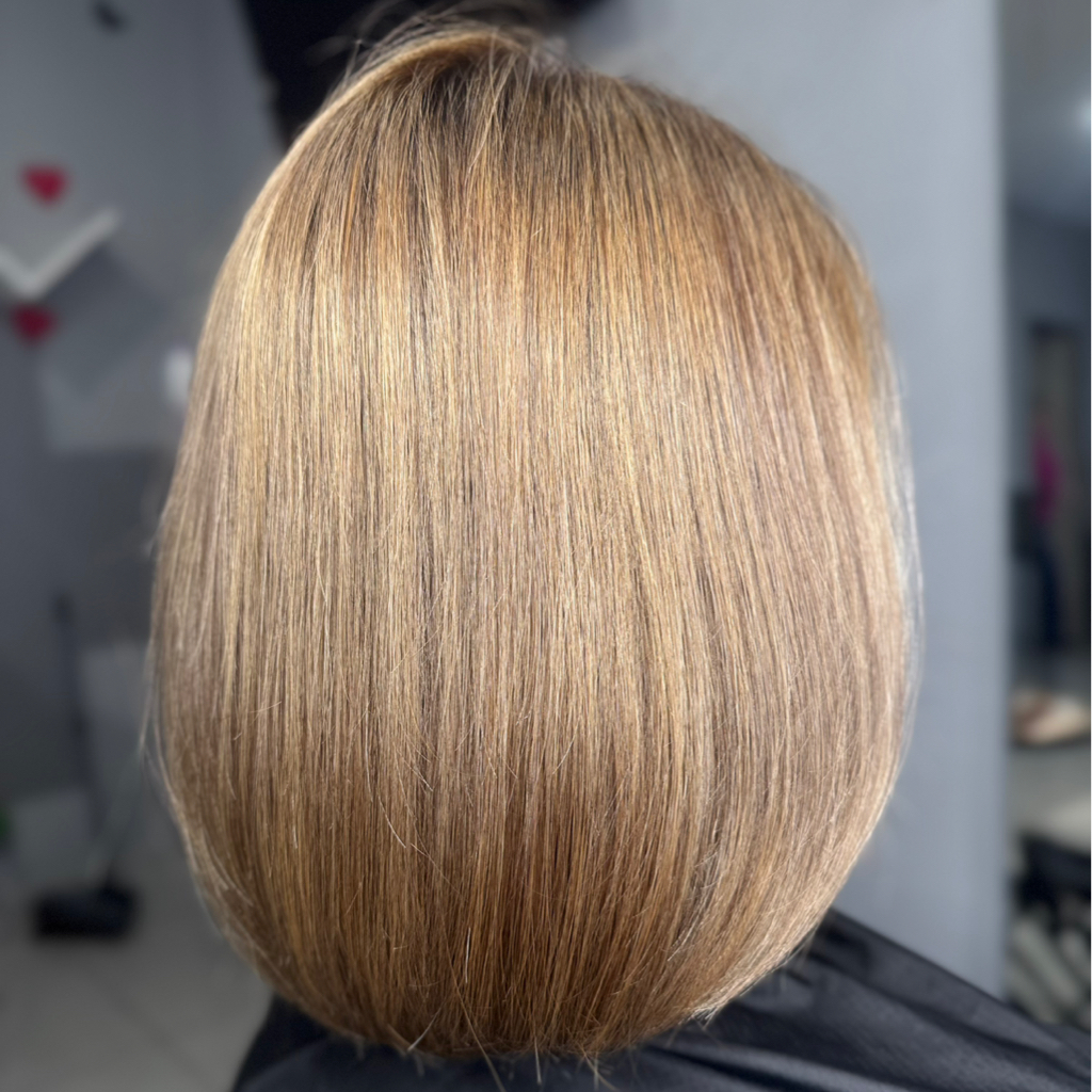 Стрижка средней длины