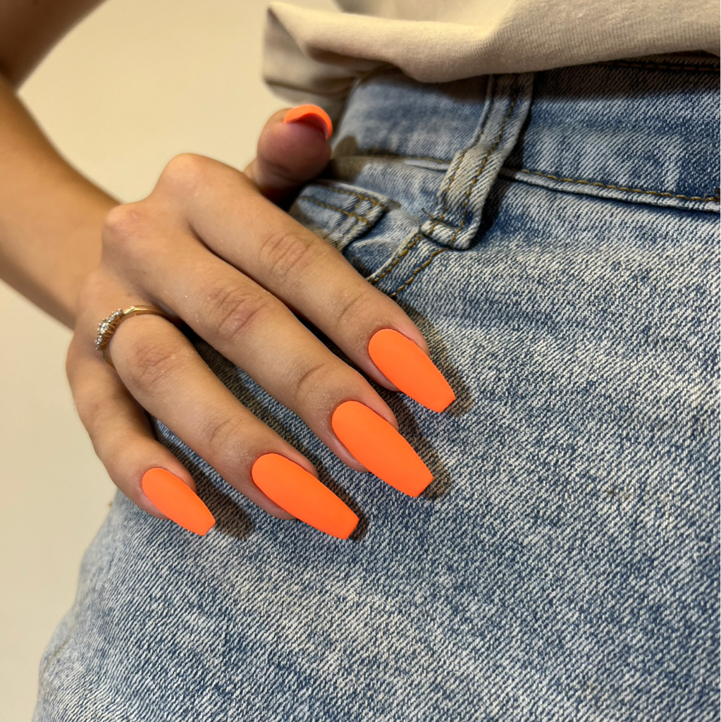 Маникюр с покрытием