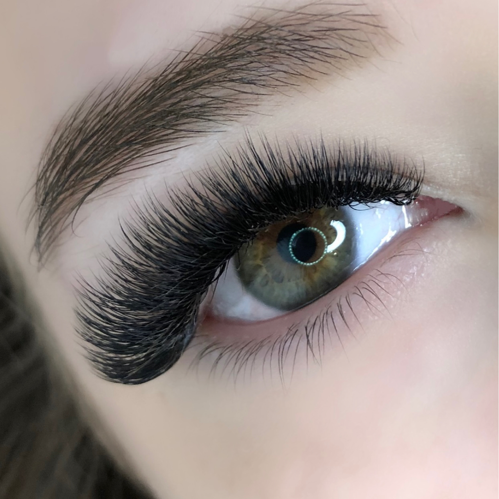 Наращивание ресниц Обьем 3д