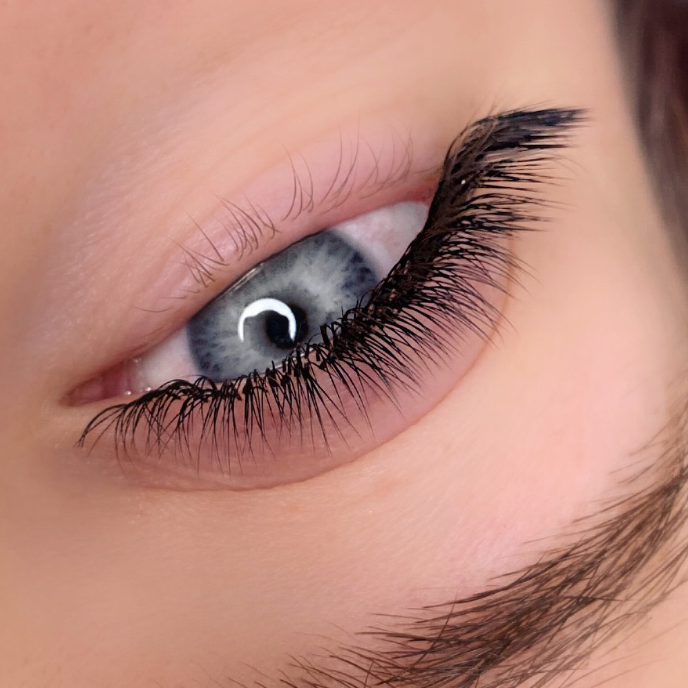 Наращивание ресниц 2,5д